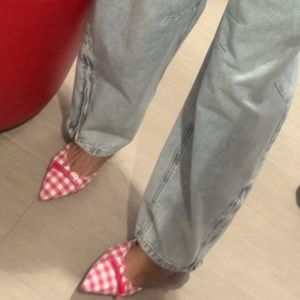 Meet your Posher, Colinque